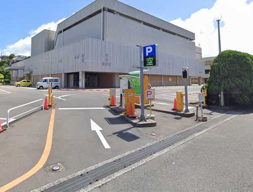 横須賀文化会館施設内駐車場