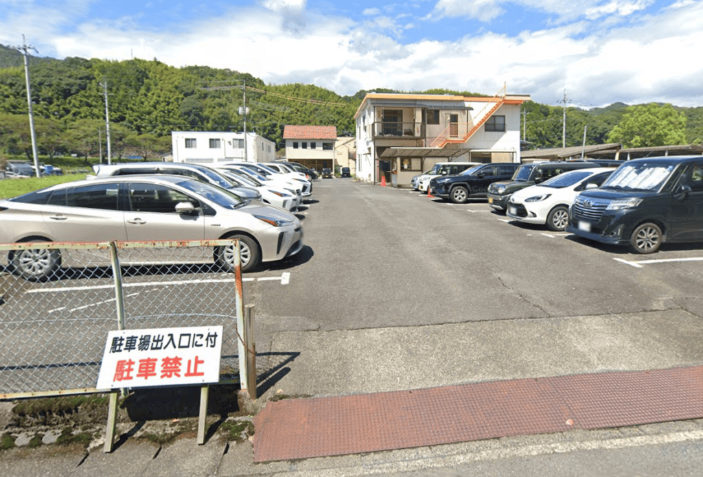 岡村駐車場