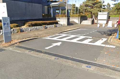 狭山稲荷山公園駐車場