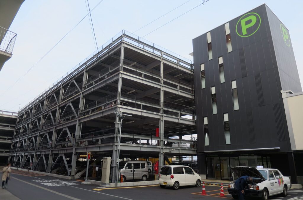 JR長野駅駐車場