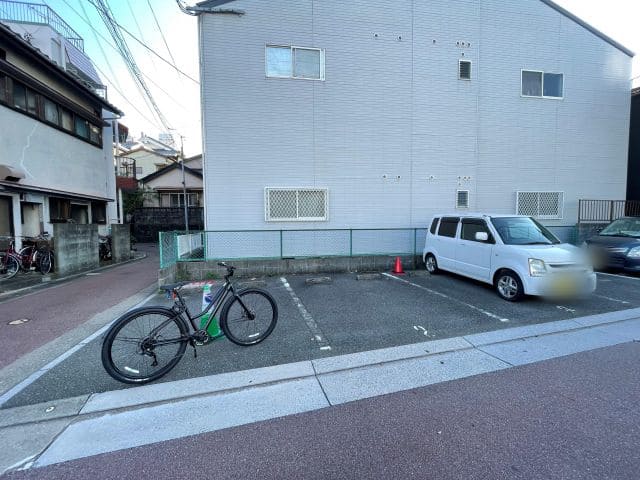 博多駅前1丁目 若八幡宮横 駐車場

