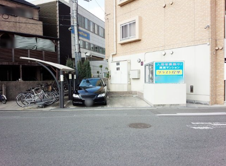 ブライト岸里駐車場