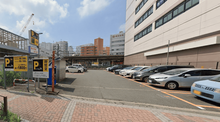 Parking in 藤沢駅前駐車場