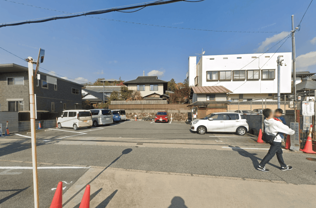 中山寺参拝者用民間駐車場