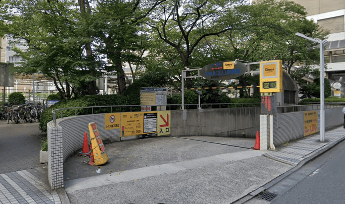 川崎ルフロン駐車場