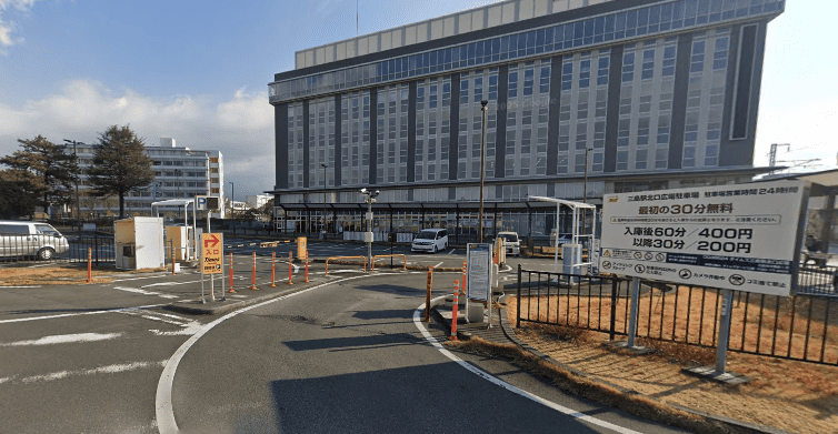 タイムズ三島駅北口広場