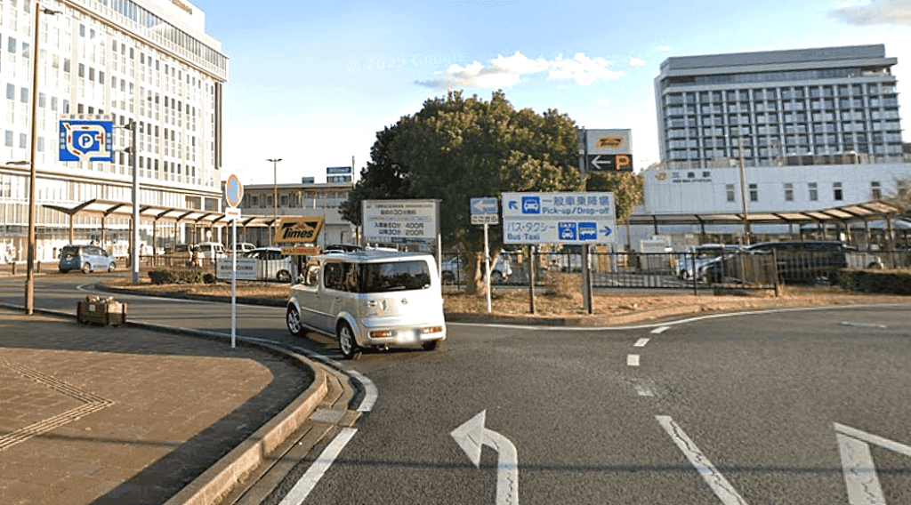 タイムズ三島駅北口広場