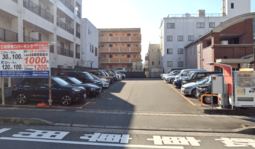 三島駅南口パーキング