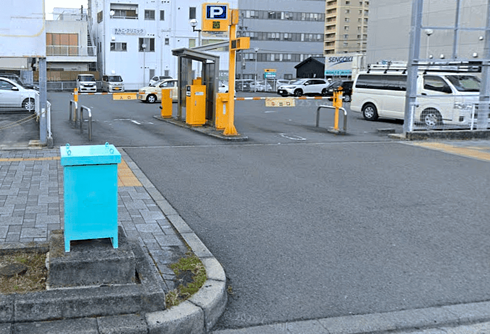 和歌山駅東口駐車場