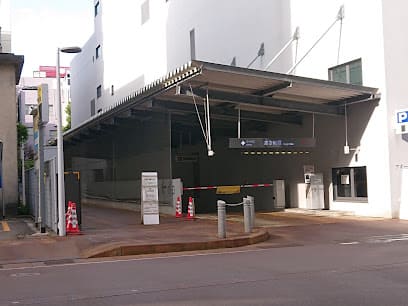 アオーレ長岡 地下駐車場(入口)