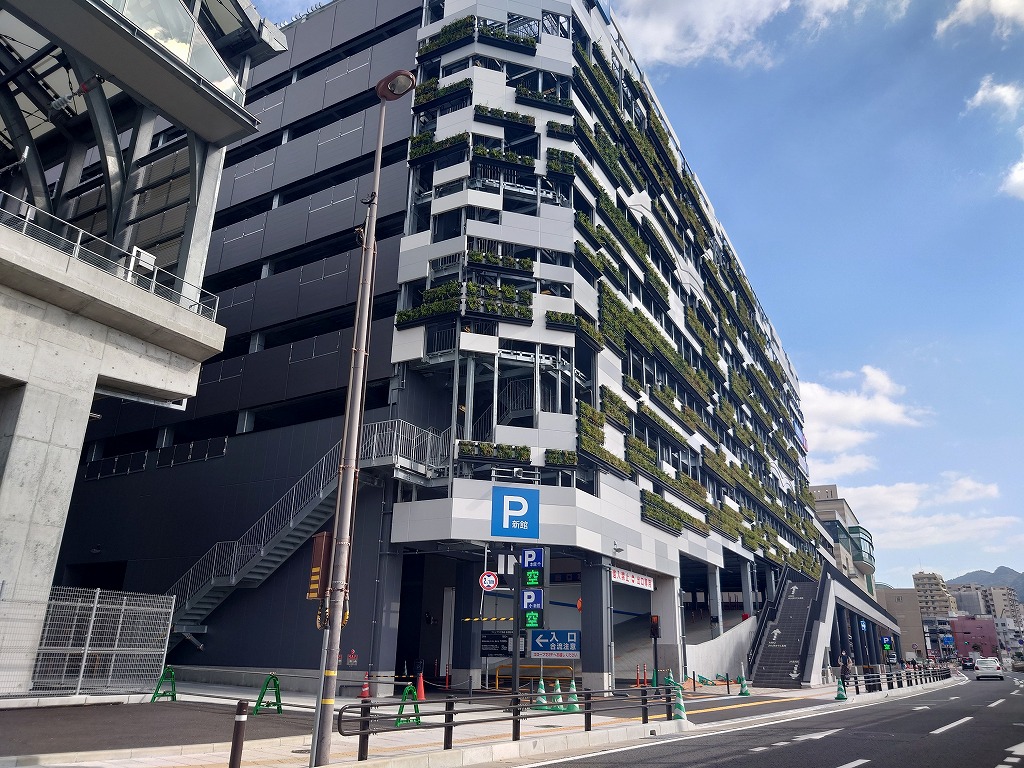 アミュプラザ新館駐車場