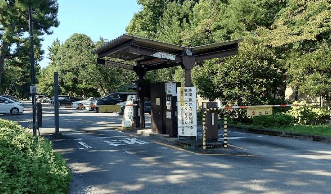 京都御苑清和院駐車場