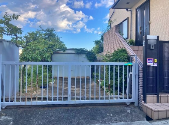 熊内町8丁目山下邸[akippa]駐車場