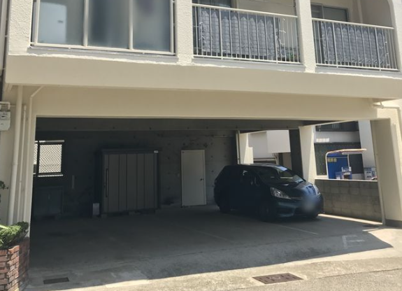 新神戸駅近屋根付き駐車場