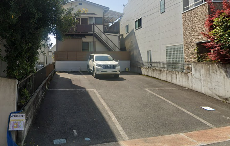 メゾン本町三の丸駐車場