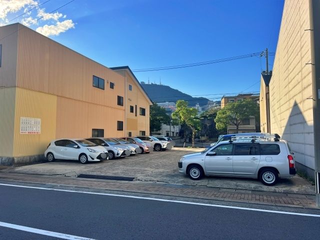 旭町8-18アキッパ駐車場