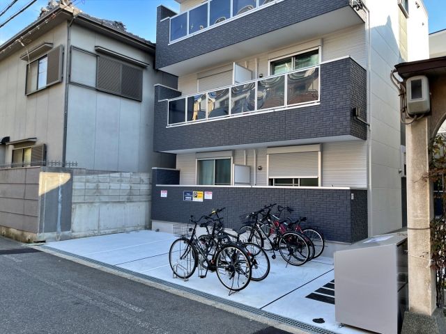 アバンティオ西住之江駐車場