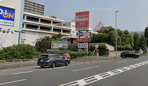 島忠ホームズ川崎大師店駐車場