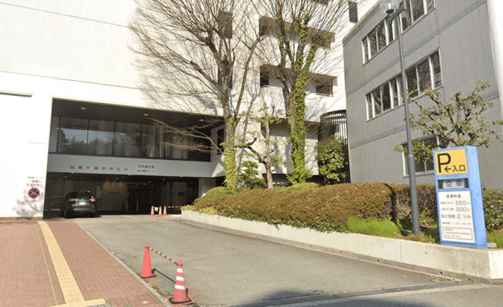 阪急千里中央ビル駐車場