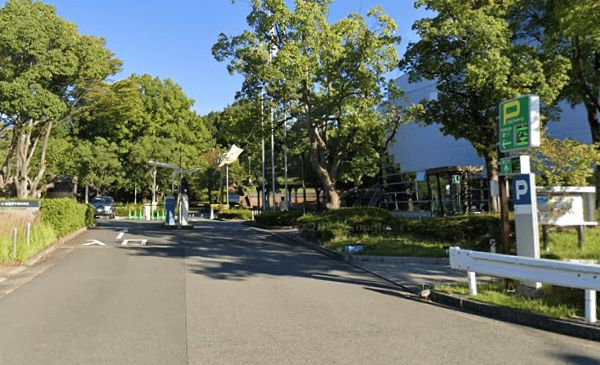 千里中央公園駐車場