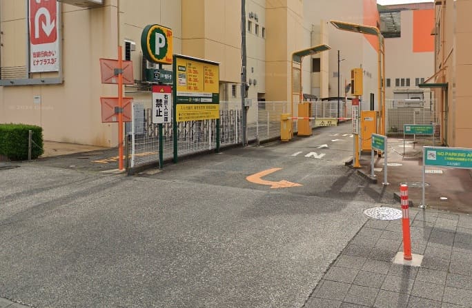 三井のリパーク 海老名駅前駐車場