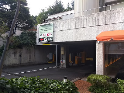 千里阪急ホテル 平面駐車場