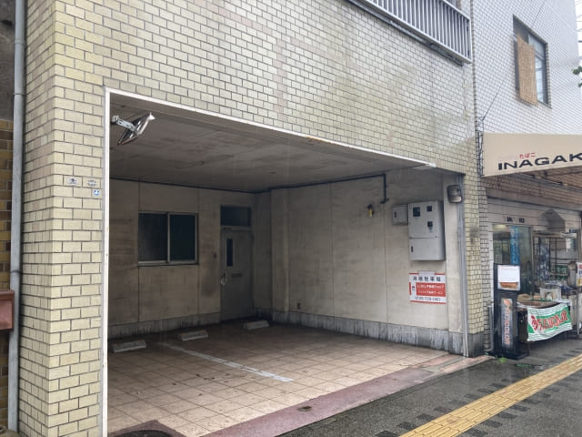 赤十字病院前駅前