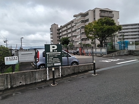 UR都市機構-アーバンラフレ虹ヶ丘西団地駐車場