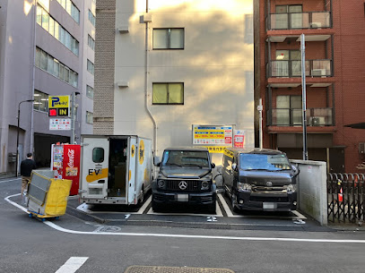パークイット新宿御苑前
