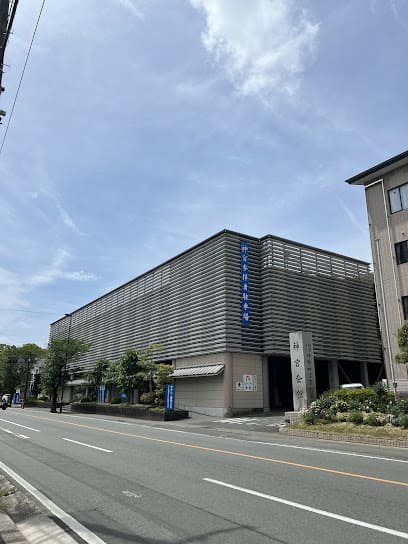 神宮会館駐車場