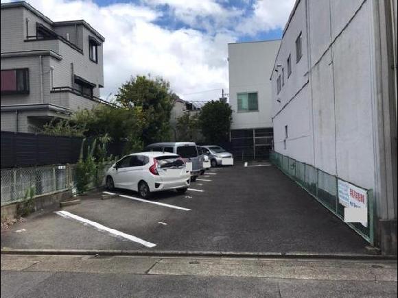 FK稲カツ駐車場
