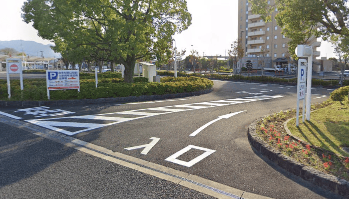 出水駅西口広場駐車場