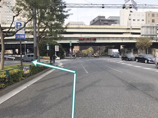 パレスサイドビル駐車場