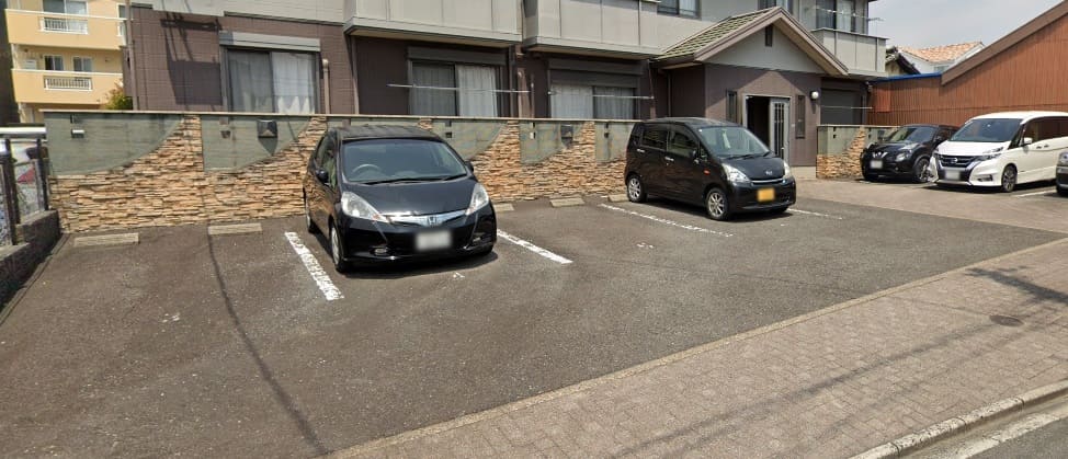 ピュアパルクシクーザ駐車場
