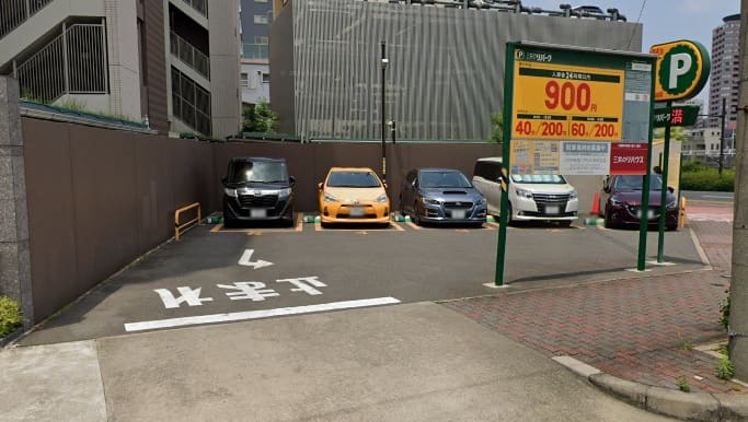 三井のリパーク吹上ホール前駐車場