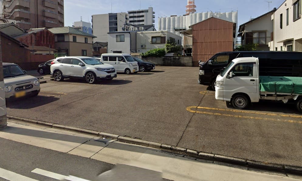 吹上駅近駐車場