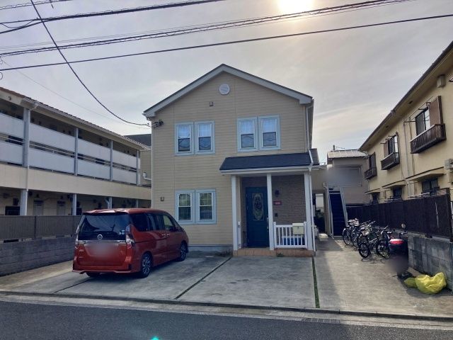 境南町1丁目13井上邸駐車場