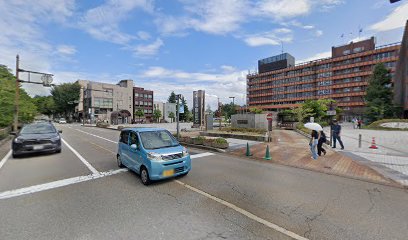 金沢市役所・美術館駐車場