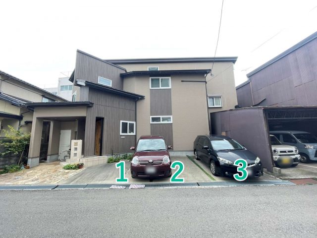 金沢市鱗町65駐車場