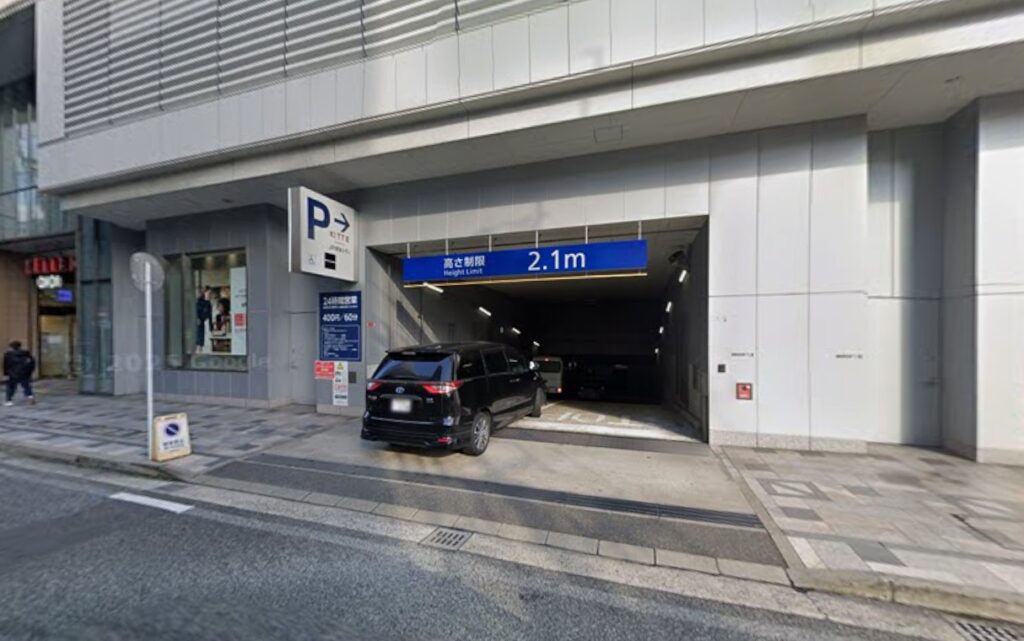 KITTE博多・JR 博多シティ駐車場