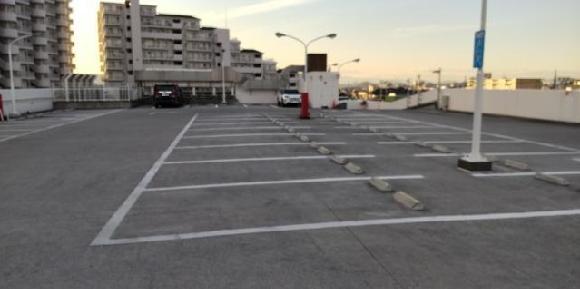 サミットストア中野島店屋上駐車場