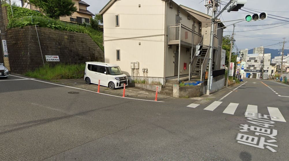 エメラルドハイツ駐車場周辺道路