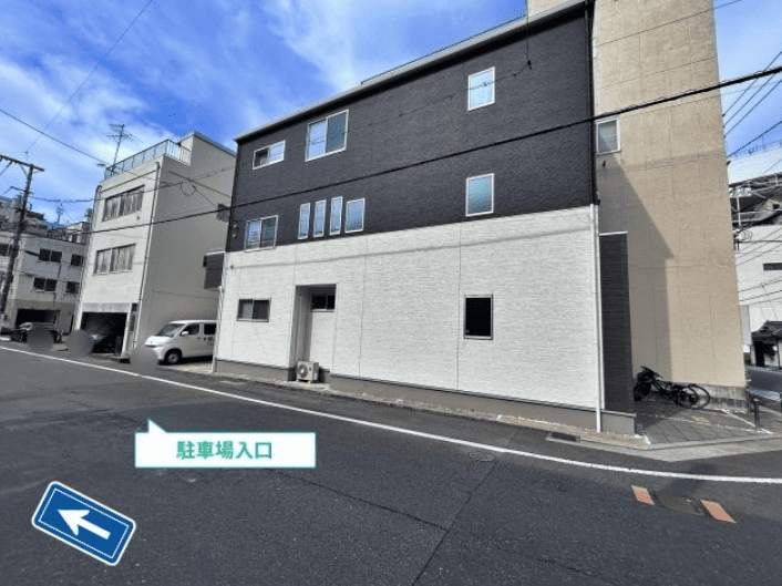 岩田町7-16駐車場