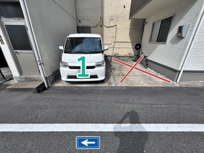 岩田町7-16駐車場