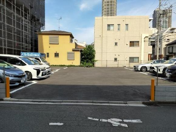 今井上町郵政前駐車場