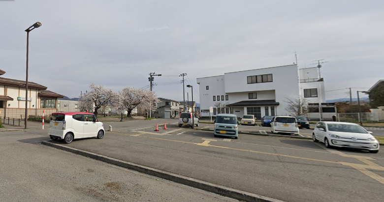 西若松駅西口駐車場
