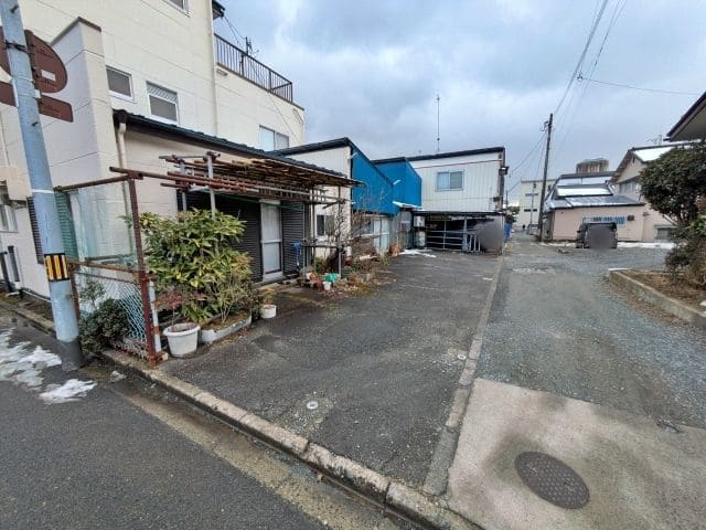 鈴木たばこ店駐車場