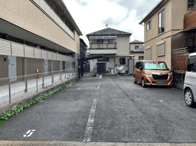 法蓮町宮城邸駐車場