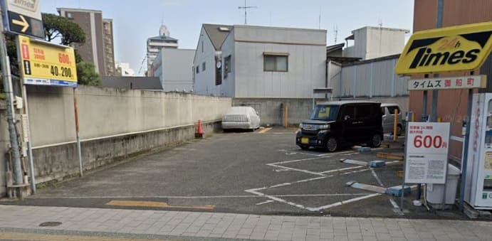 タイムズ御船町駐車場