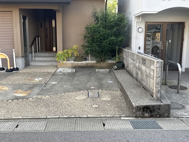 フラットバス前駐車場